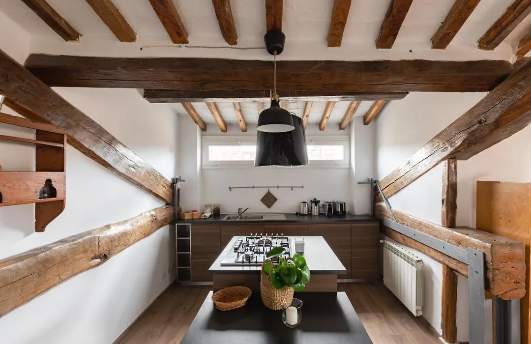 Amazing Apartments With Terrace Or Rooftop In Trastevere-1